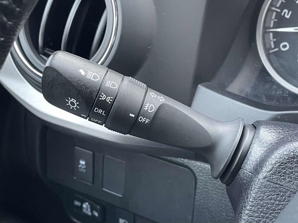 Used 2020 Toyota Tacoma SR5 image 12