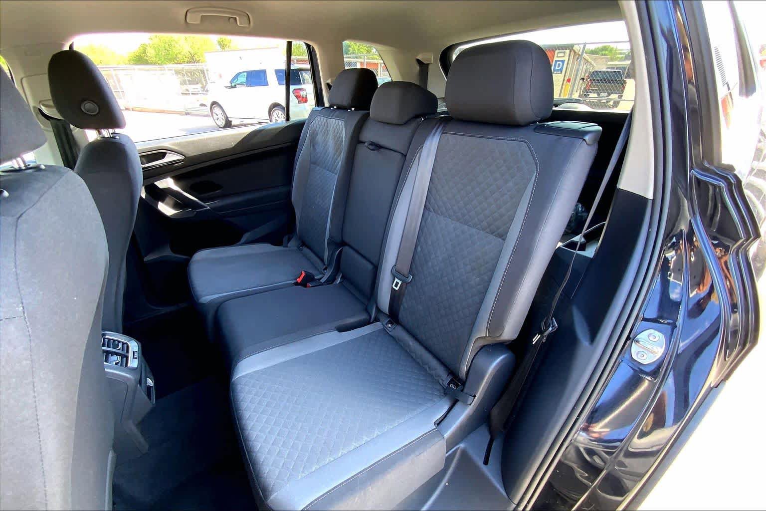 Used 2018 Volkswagen Tiguan S FWD image 19