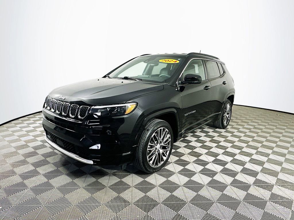 Used 2024 Jeep Compass Limited w/ Elite Group image 5