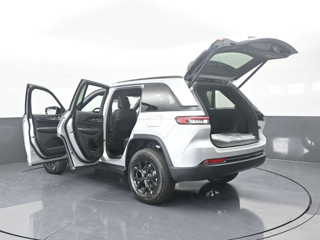 New 2025 Jeep Grand Cherokee Altitude image 69