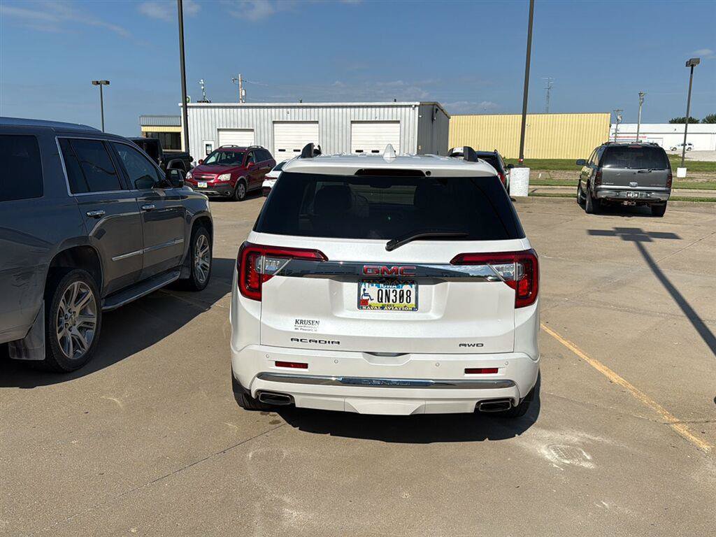 Used 2023 GMC Acadia Denali w/ Denali Technology Package AWD/4WD image 5
