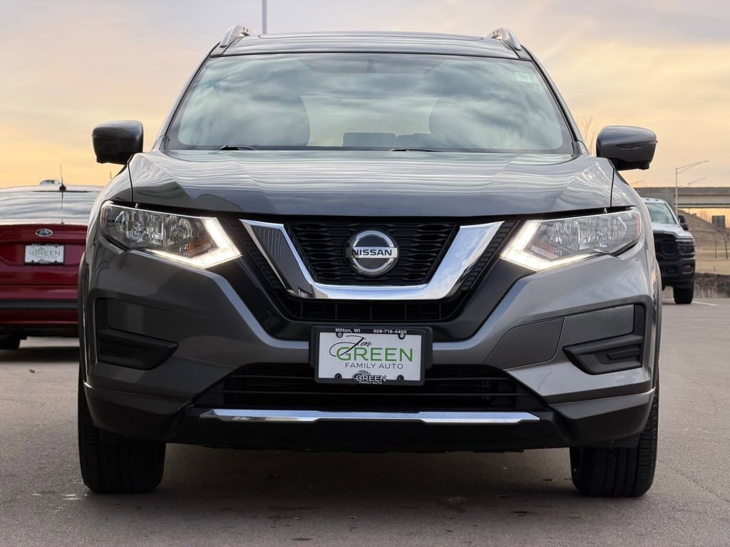 Used 2018 Nissan Rogue SV w/ Sun & Sound Touring Package image 6