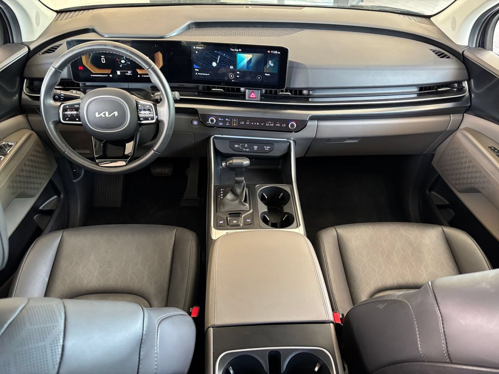 Used 2026 Kia Carnival FWD image 31