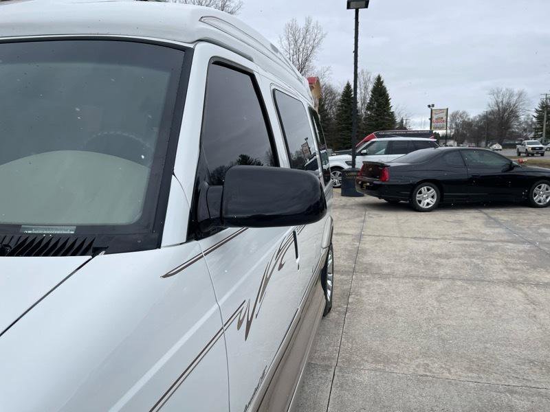 Used 2004 GMC Safari Conversion image 3
