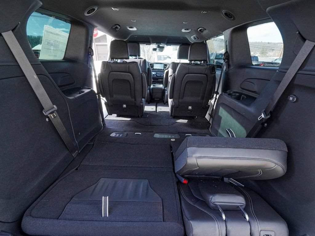 New 2026 Chrysler Pacifica Select FWD image 44
