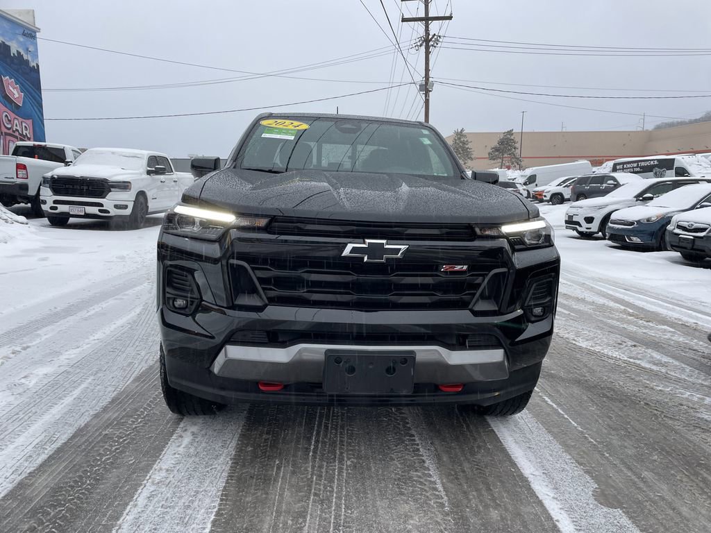 Used 2024 Chevrolet Colorado Z71 w/ Z71 Convenience Package 2 image 5