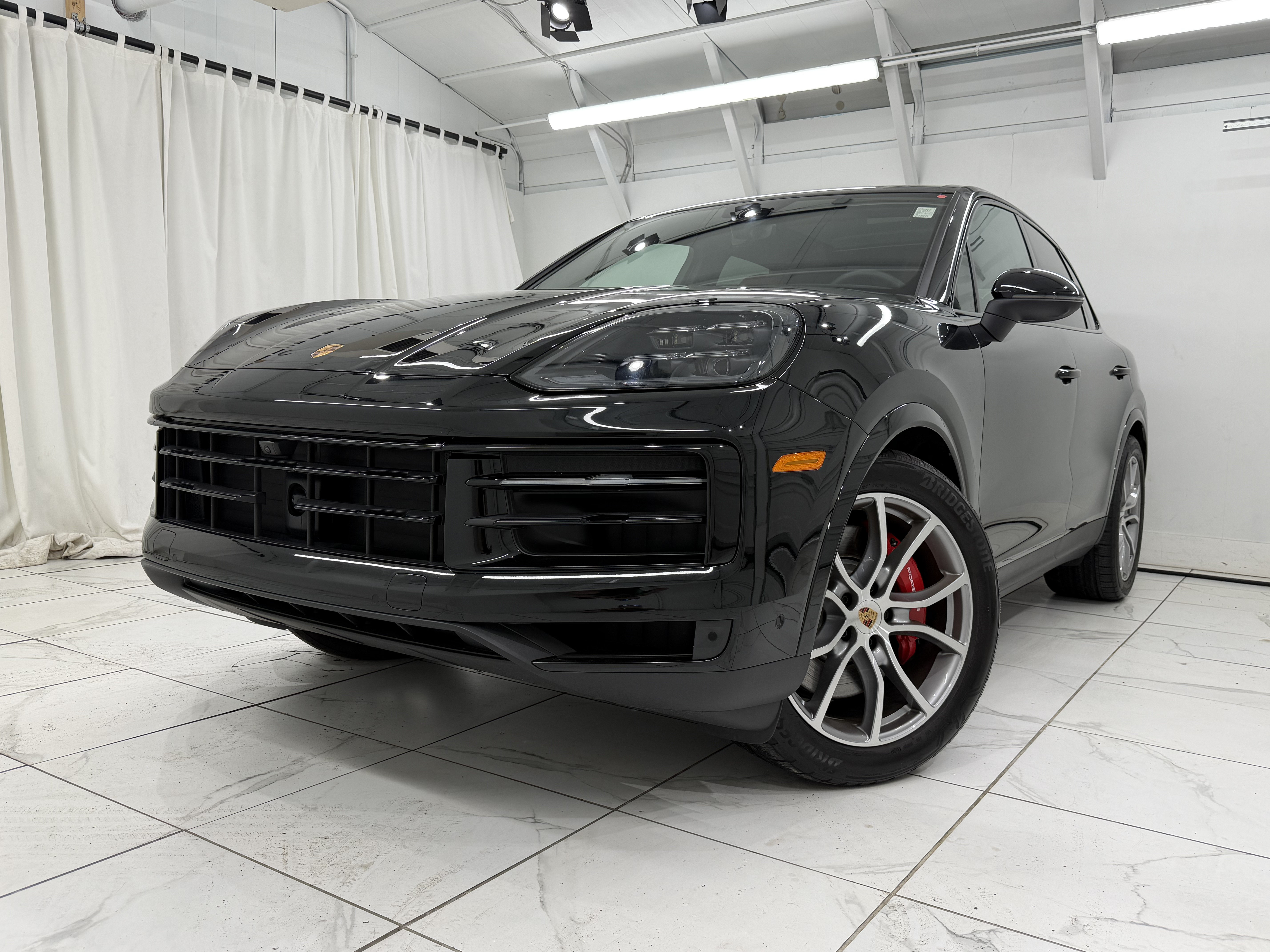 Certified 2025 Porsche Cayenne S AWD/4WD image 8