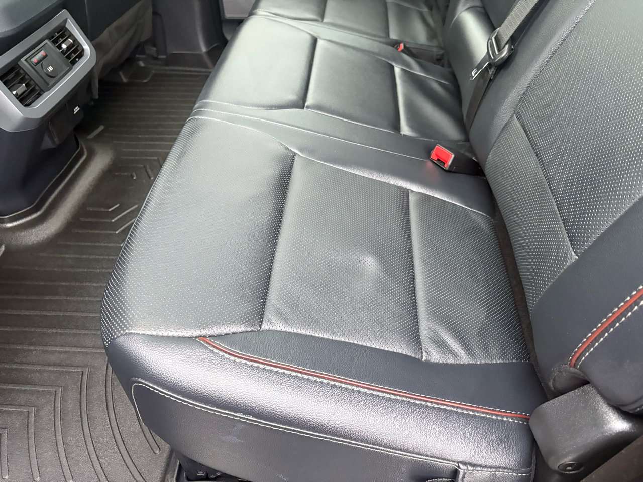 Used 2024 Ford F350 Lariat w/ Lariat Ultimate Package image 44