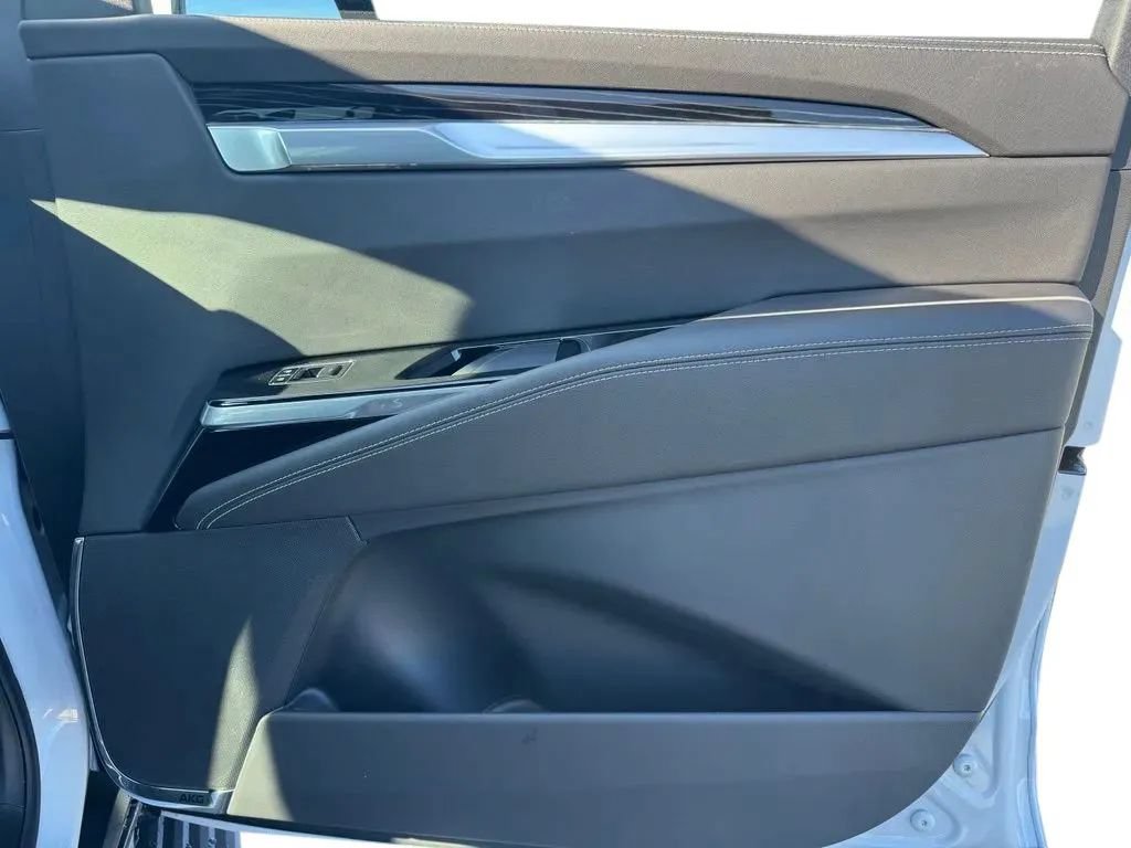 New 2026 Cadillac Escalade ESV Sport w/ Touring Package AWD/4WD image 16