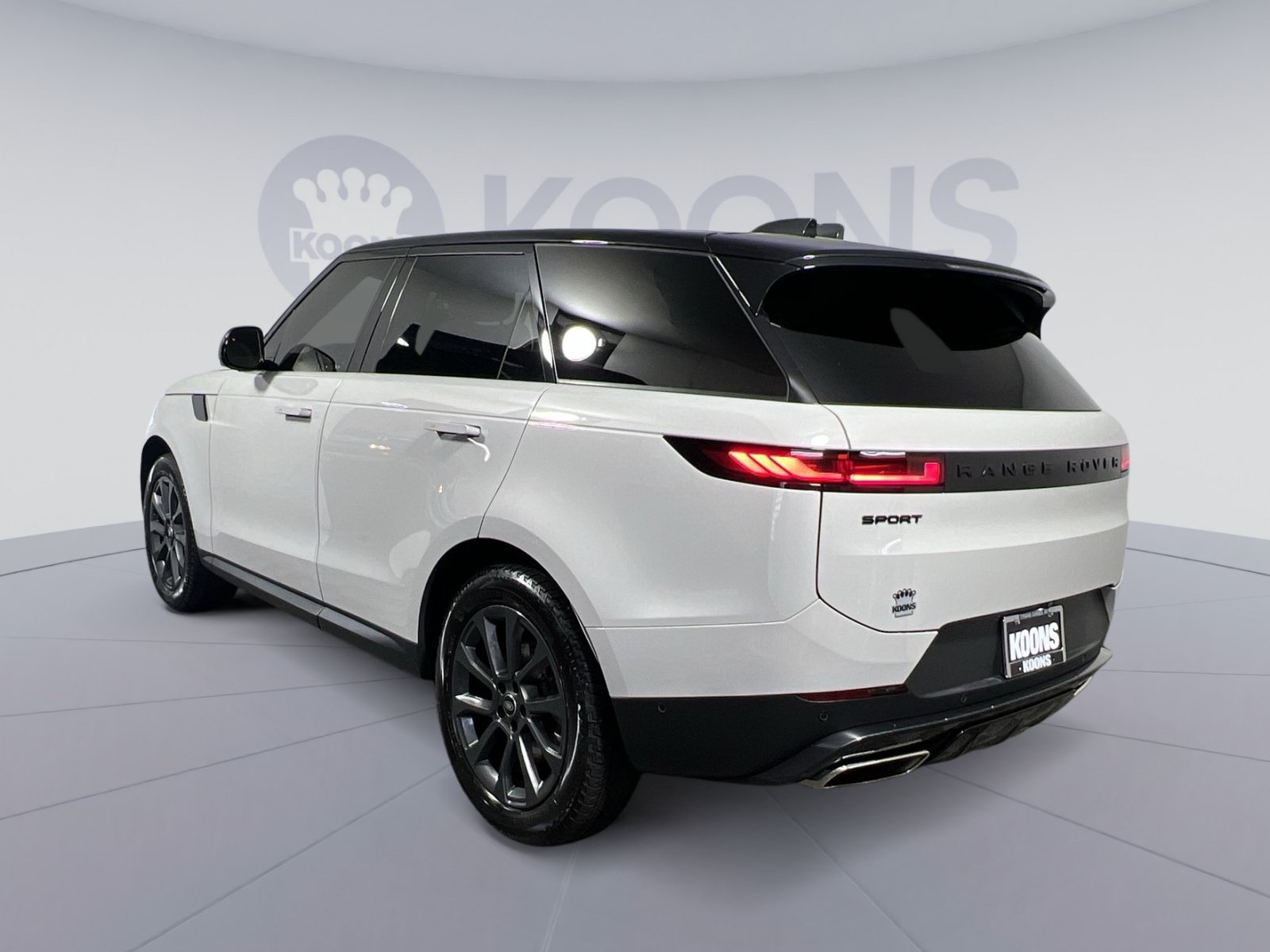 Used 2024 Land Rover Range Rover Sport SE AWD/4WD image 8