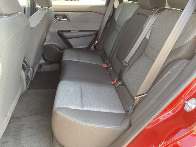 Used 2023 Nissan Rogue SV image 32