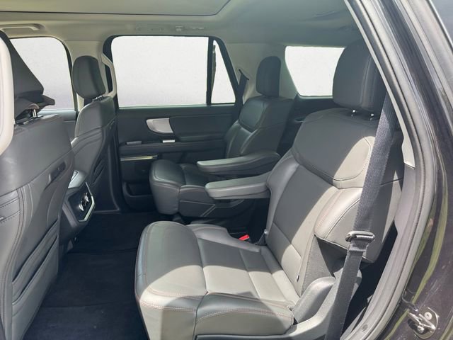 Used 2025 Ford Expedition Active AWD/4WD image 13