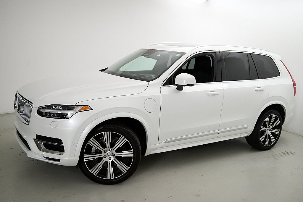 Used 2024 Volvo XC90 T8 Ultimate w/ Lounge Package AWD/4WD image 3
