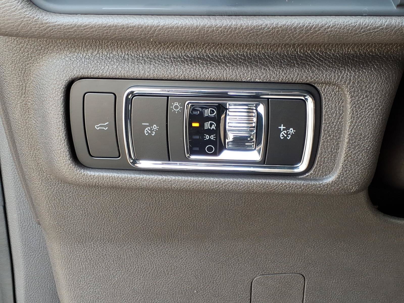 Certified 2023 Lincoln Corsair AWD w/ Equipment Group 101A image 16