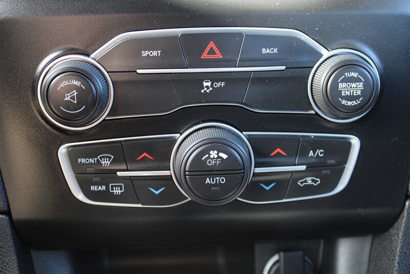 Used 2016 Dodge Charger R/T RWD image 28