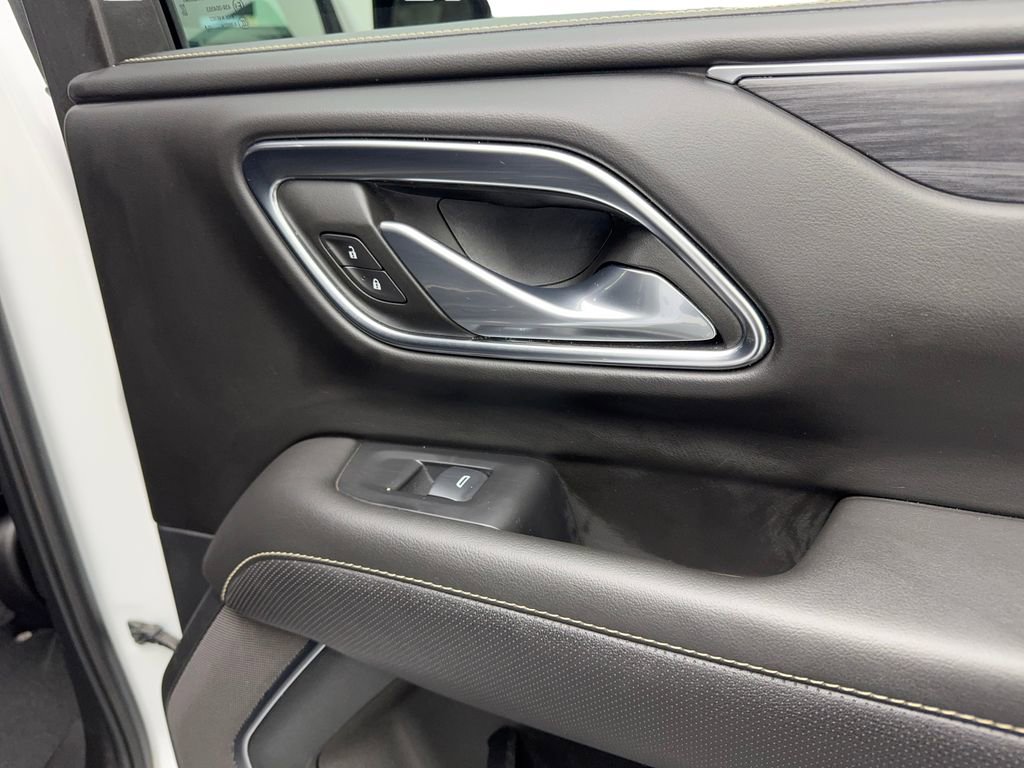 Used 2024 GMC Yukon SLT image 48