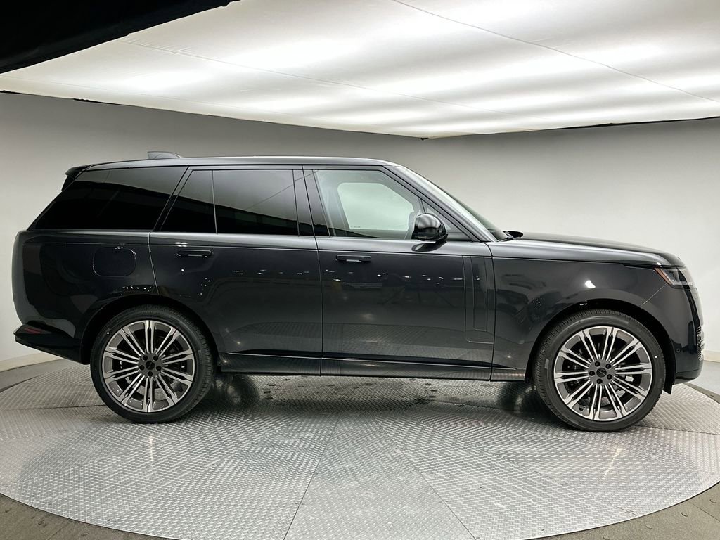 New 2026 Land Rover Range Rover SE image 14