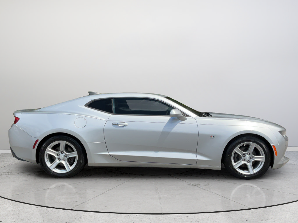 Certified 2018 Chevrolet Camaro LT RWD image 9