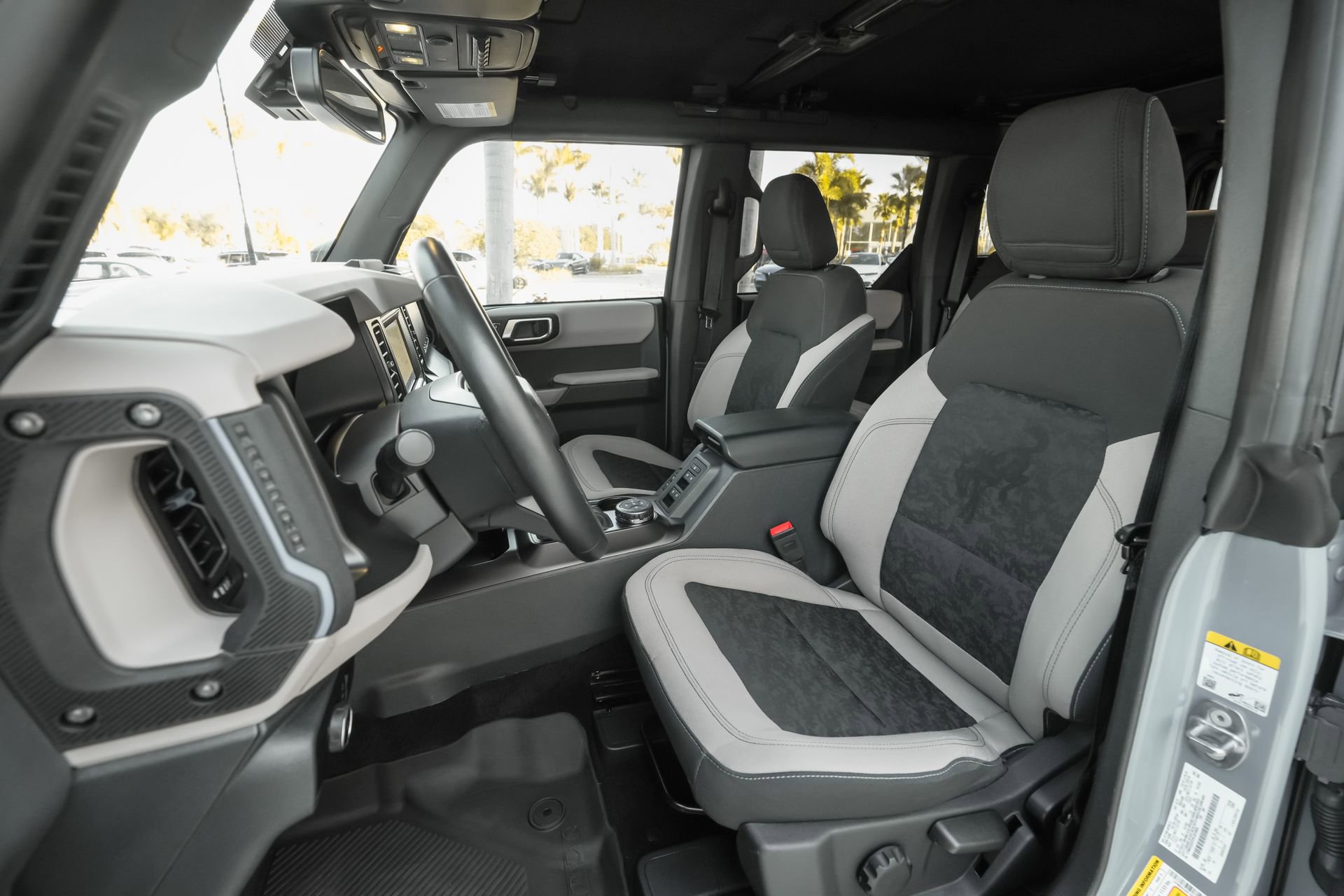 Used 2023 Ford Bronco Wildtrak image 7