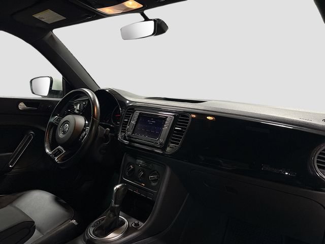 Used 2018 Volkswagen Beetle 2.0T S FWD image 19