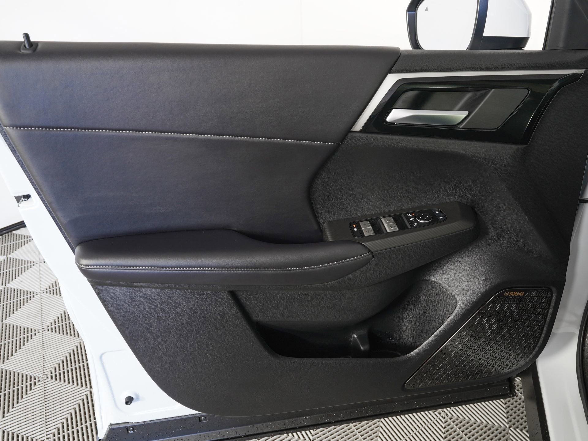 New 2026 Mitsubishi Outlander SE FWD image 8