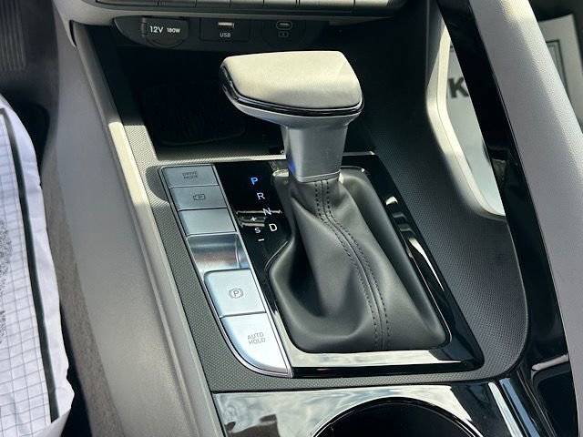 Used 2025 Hyundai Elantra SEL FWD image 23