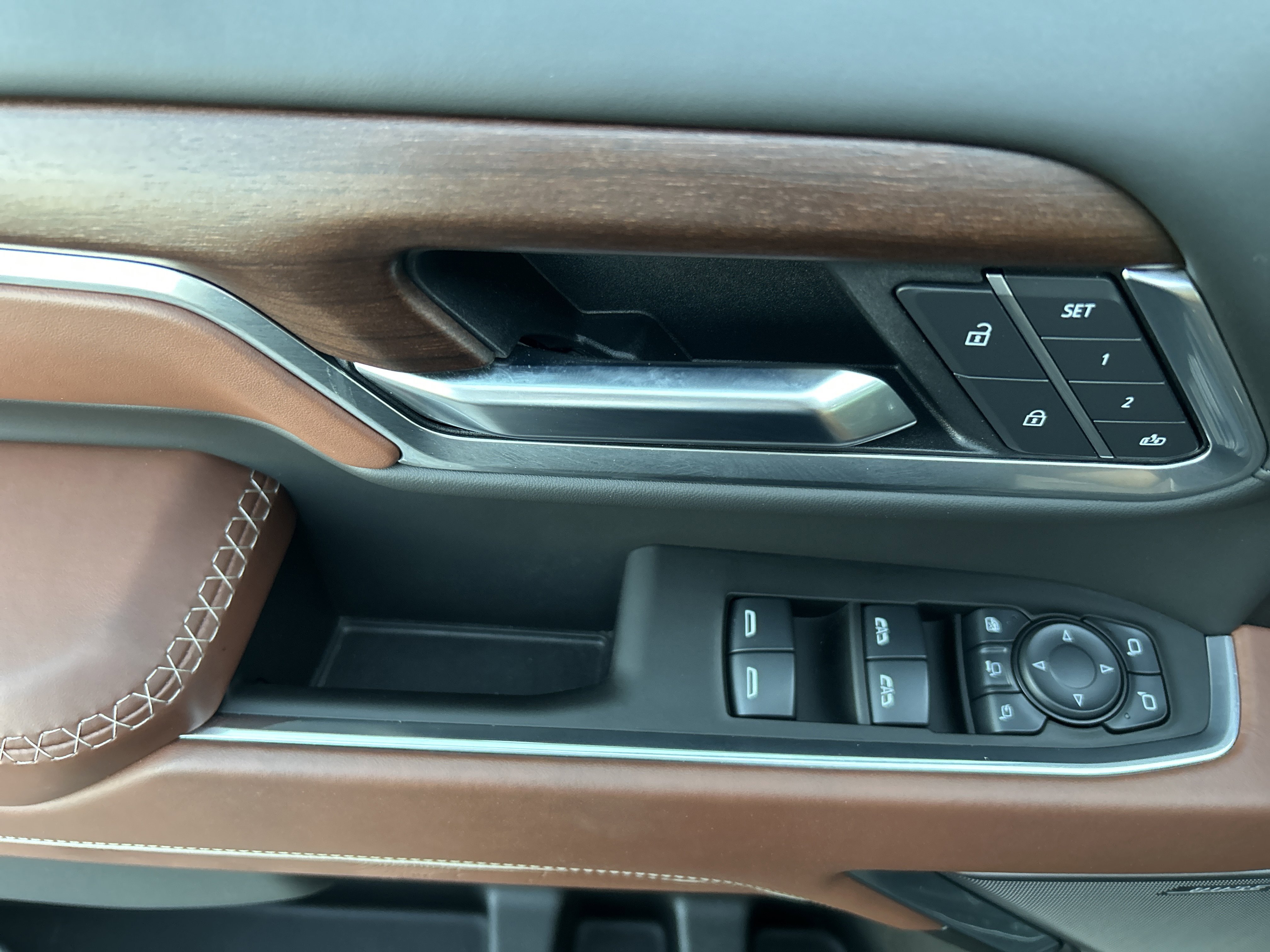 Used 2025 GMC Sierra 2500 Denali Ultimate w/ Max Trailering Package image 14