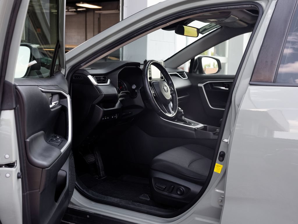Used 2019 Toyota RAV4 XLE w/ Convenience Package AWD/4WD image 32
