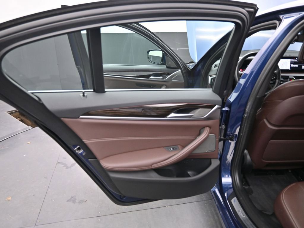 Certified 2022 BMW 540i 540i w/ Premium Package image 34