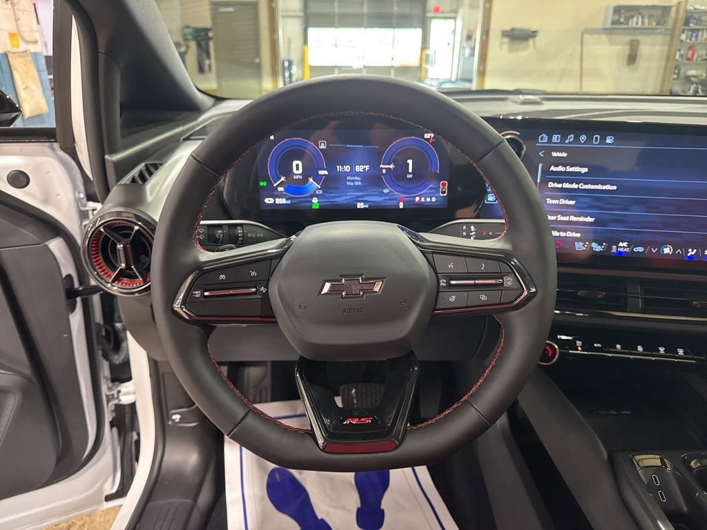 New 2025 Chevrolet Equinox EV RS w/ Convenience Package II FWD image 22