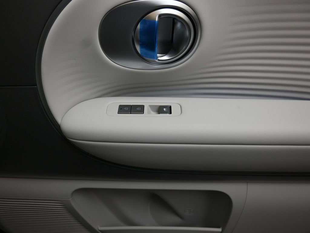 Used 2026 Hyundai Ioniq 9 SEL image 11