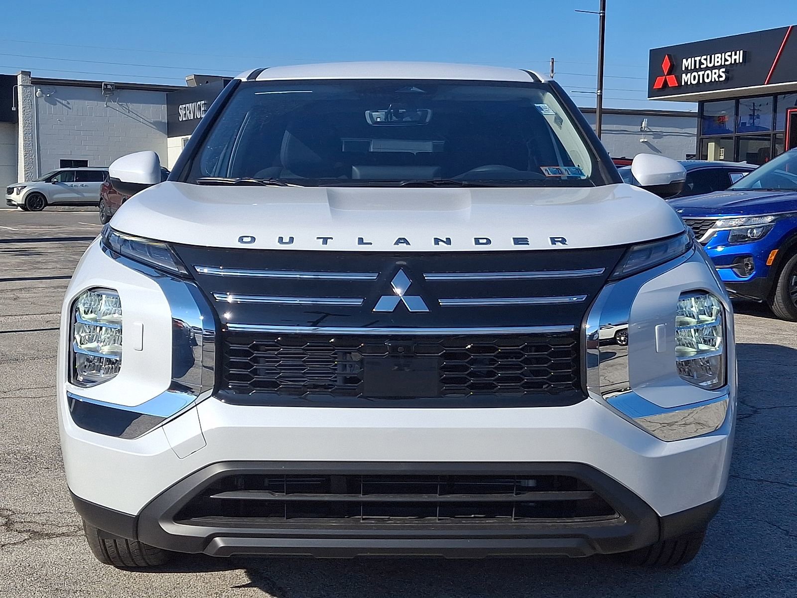 New 2026 Mitsubishi Outlander ES AWD/4WD image 3