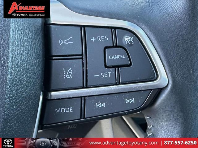 Used 2023 Toyota Highlander LE image 25