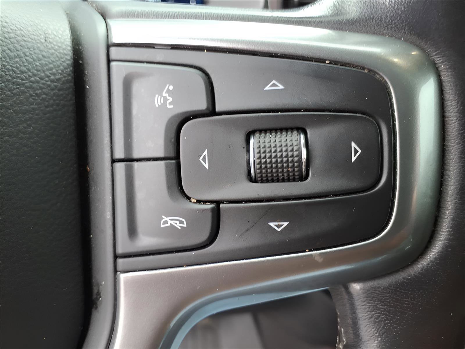 Used 2022 Chevrolet Silverado 1500 LTZ w/ LTZ Premium Package image 21