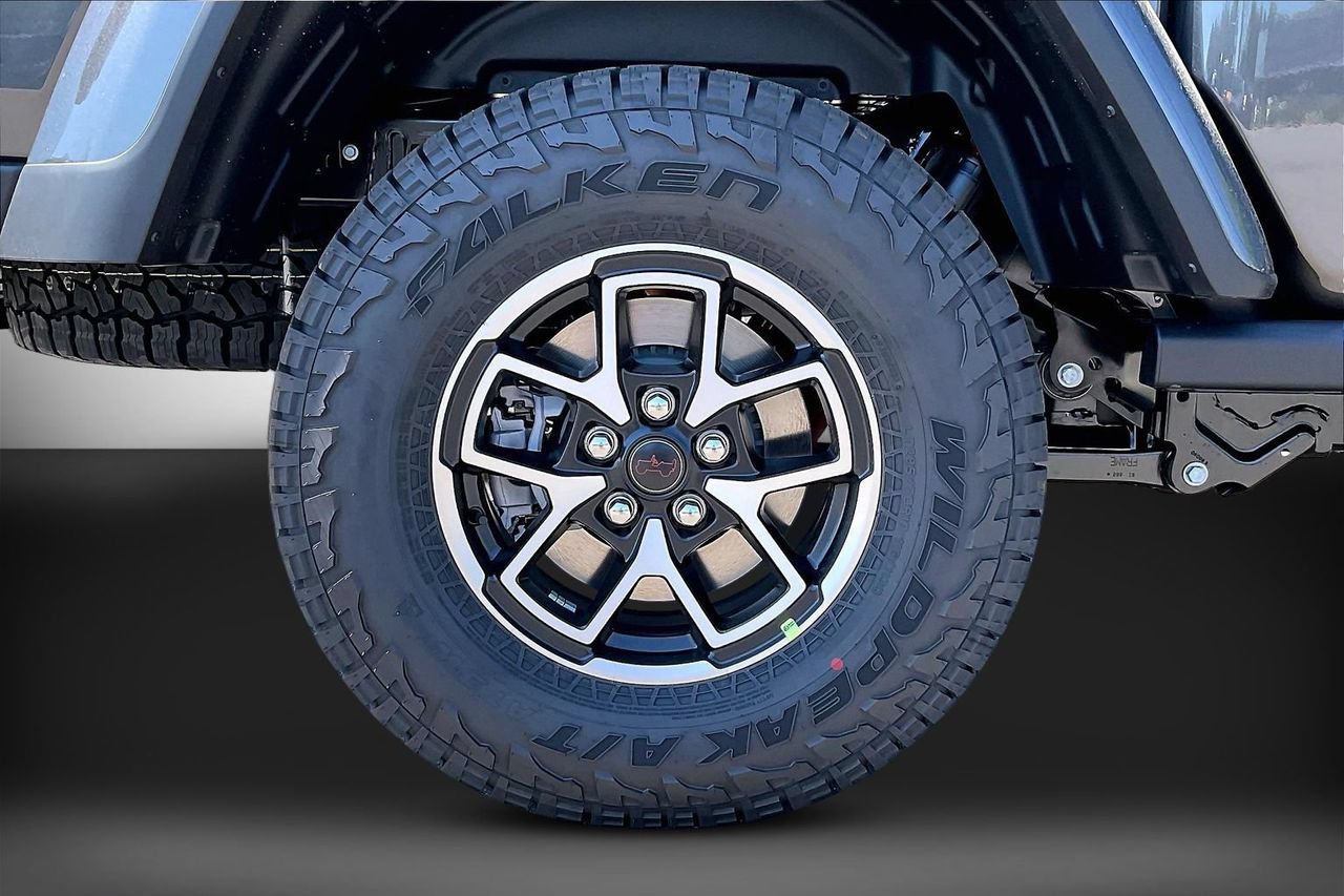 New 2026 Jeep Gladiator Rubicon w/ Steel Power Dome Hood Package AWD/4WD image 29
