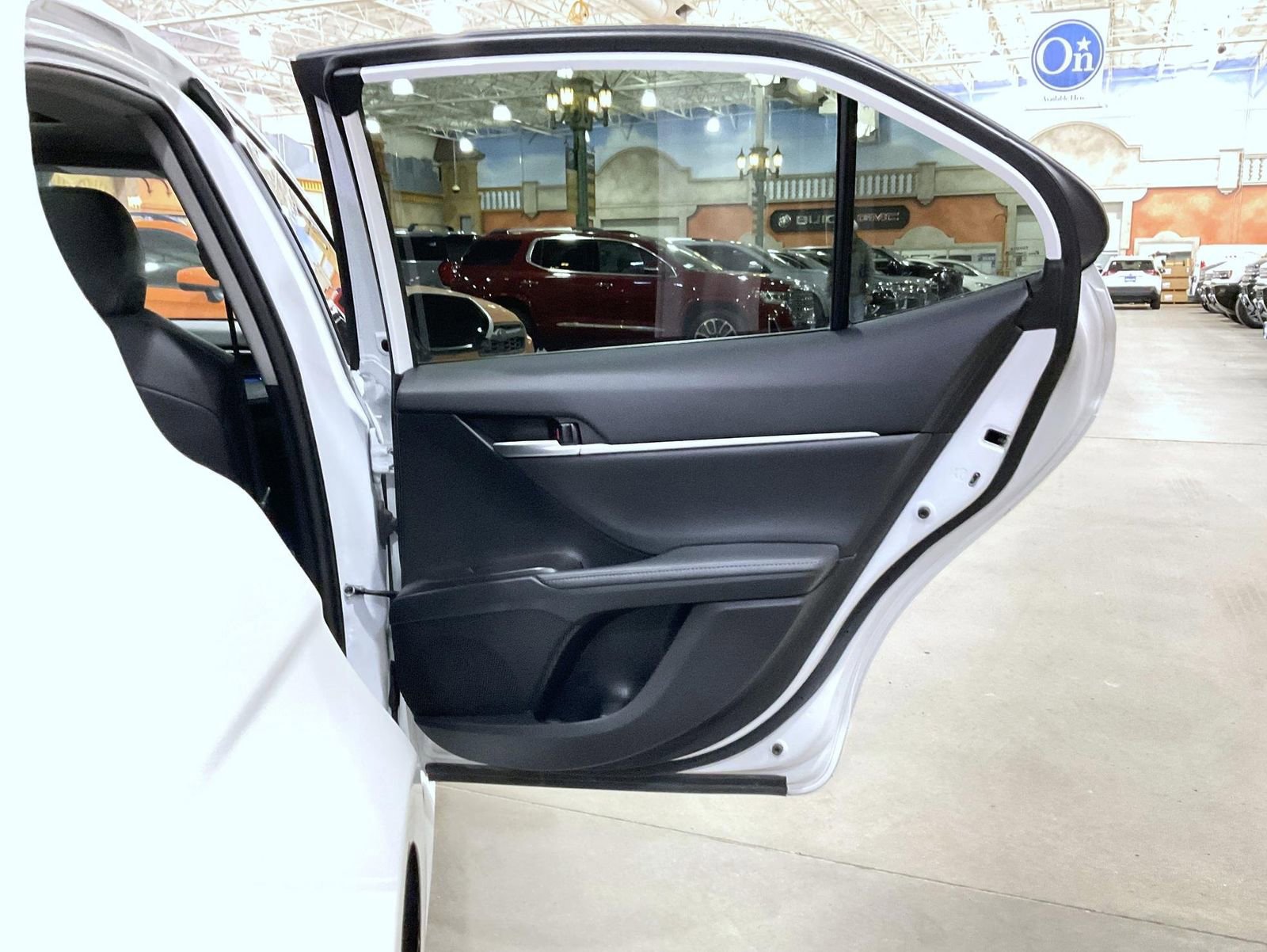 Used 2023 Toyota Camry XLE w/ Navigation Package image 17