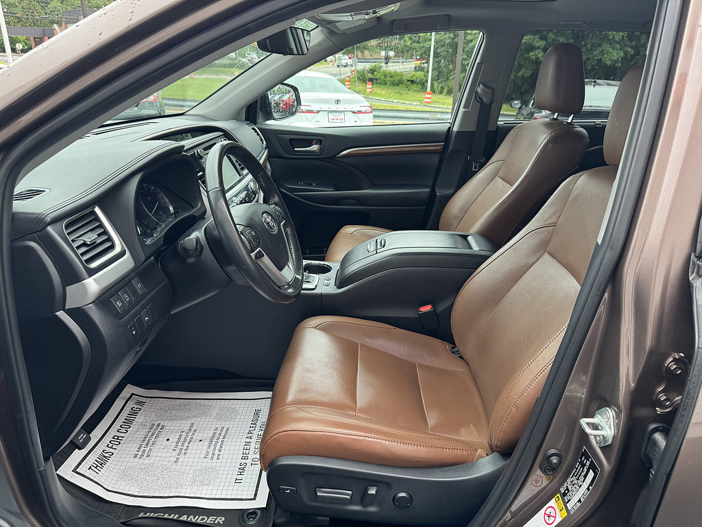Certified 2019 Toyota Highlander Limited AWD/4WD image 8