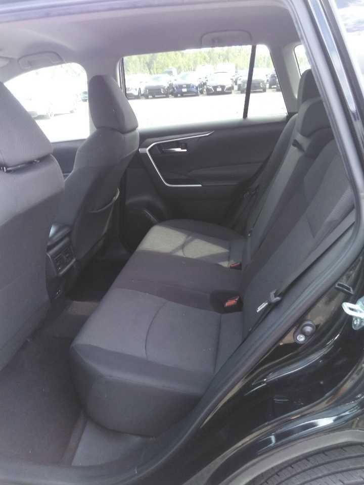 Used 2024 Toyota RAV4 XLE AWD/4WD image 3