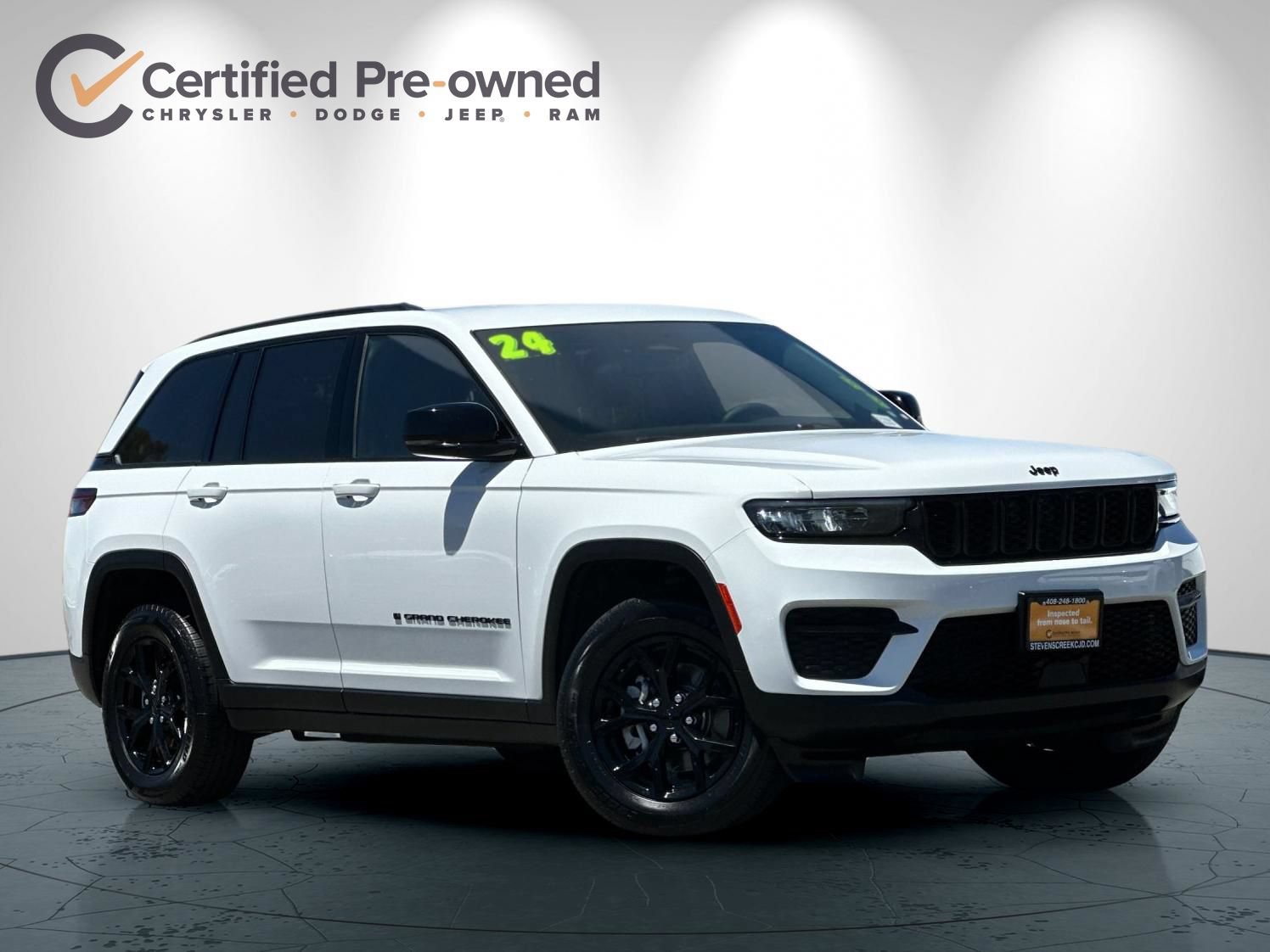 Used 2024 Jeep Grand Cherokee Altitude AWD/4WD image 2