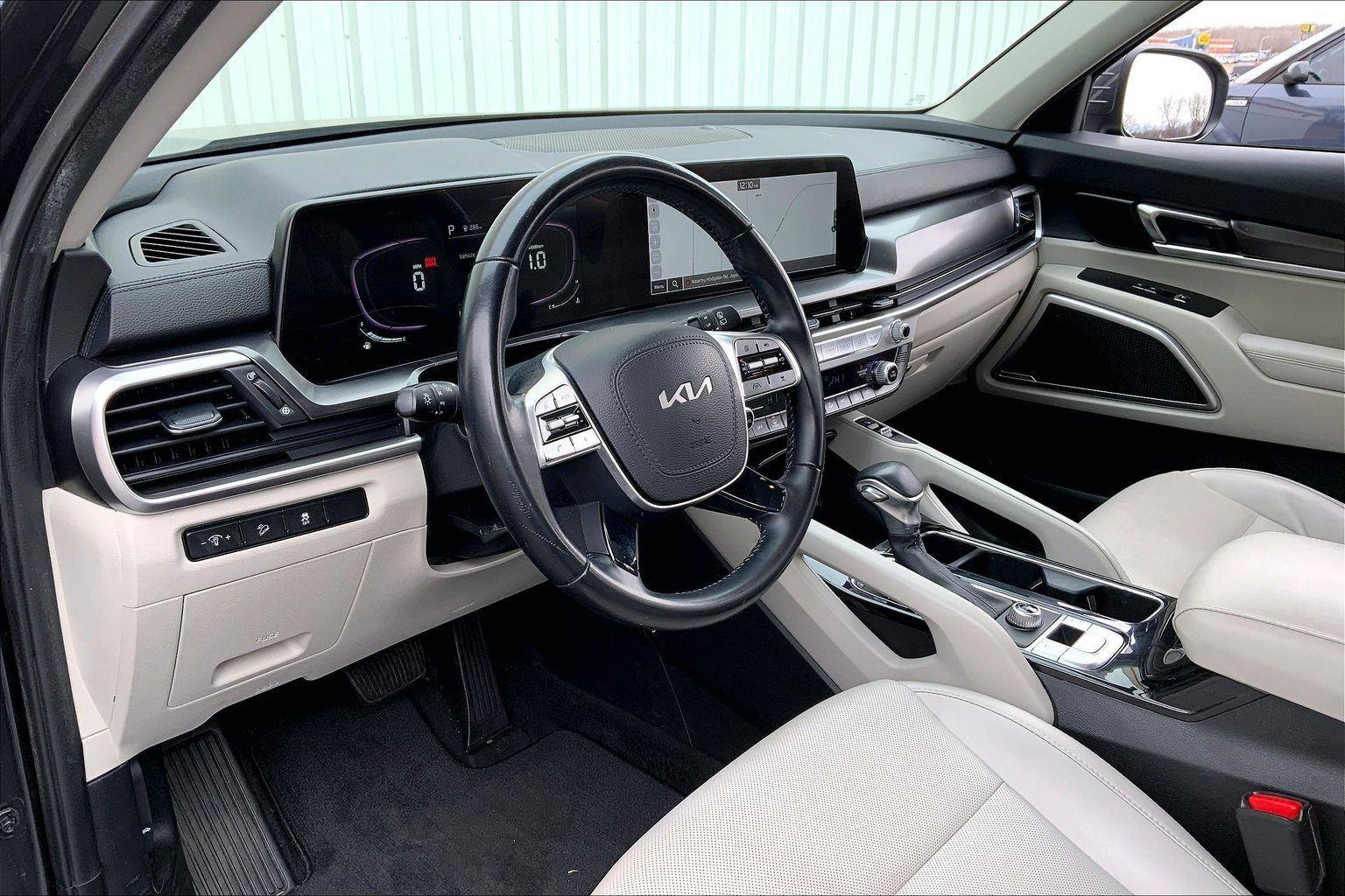 Used 2023 Kia Telluride S image 11