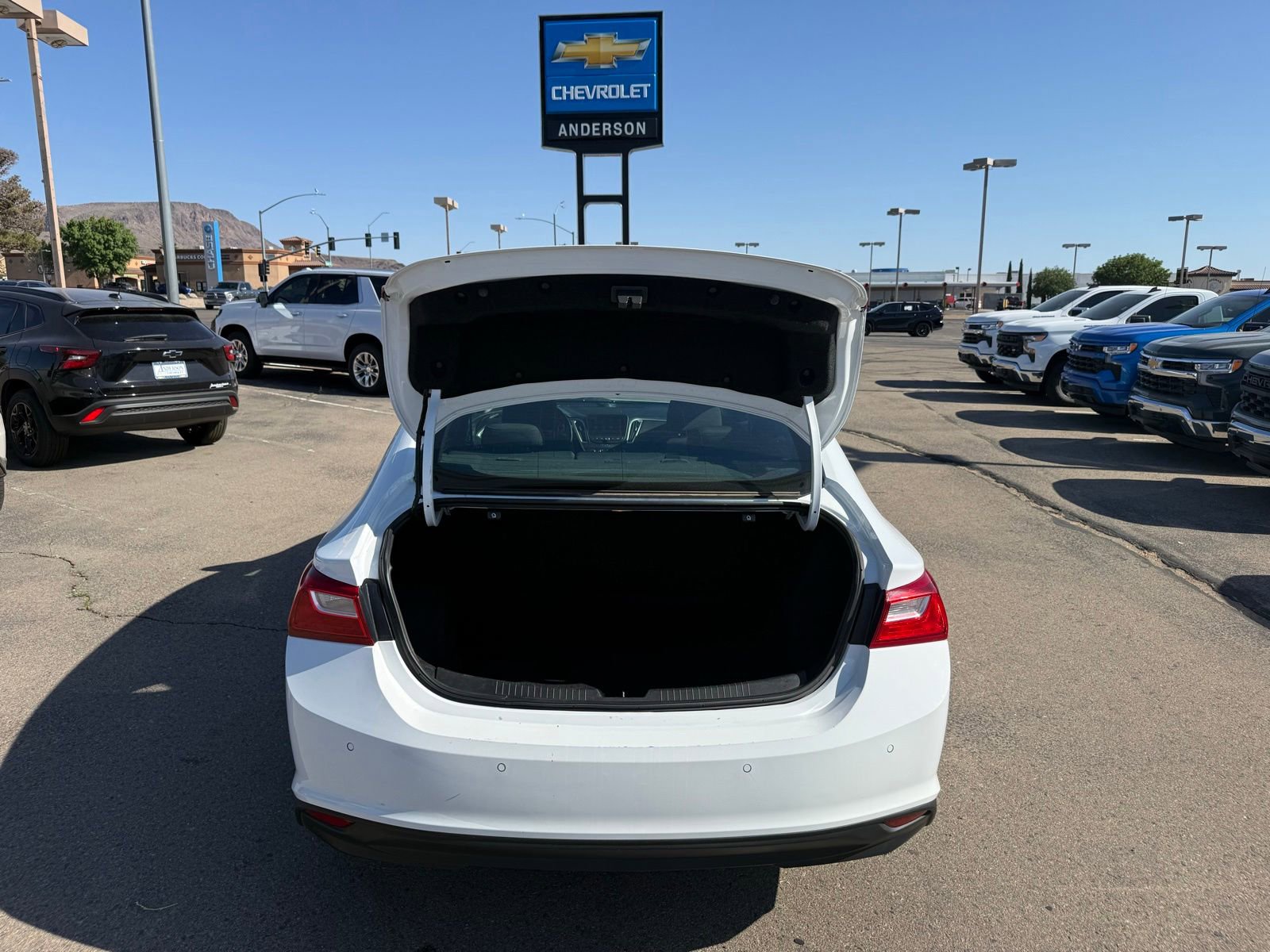 Used 2024 Chevrolet Malibu LT FWD image 34