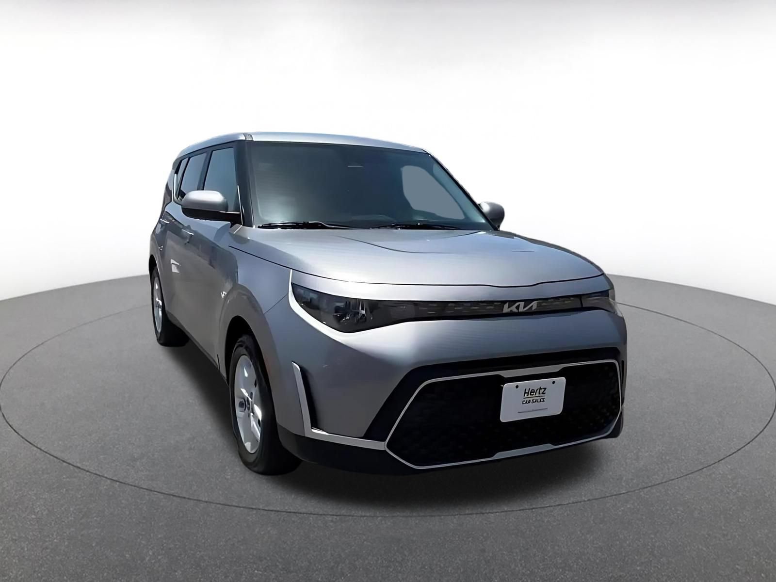 Used 2025 Kia Soul LX w/ LX Technology Package FWD image 3