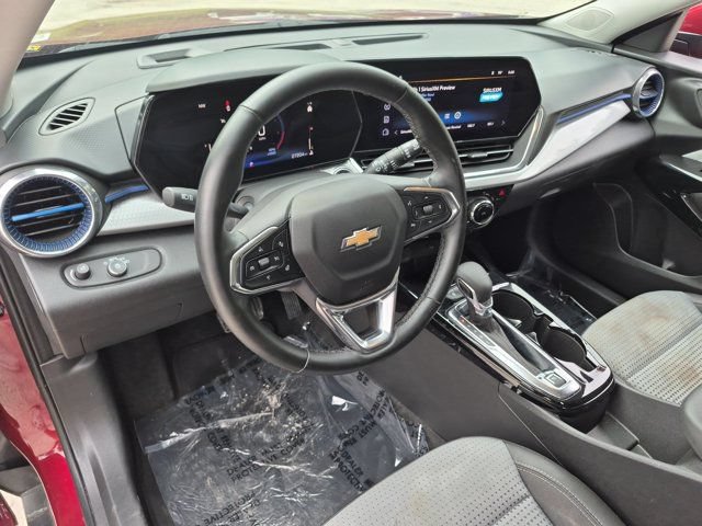 Used 2025 Chevrolet Trax LT w/ LT Convenience Package FWD image 15