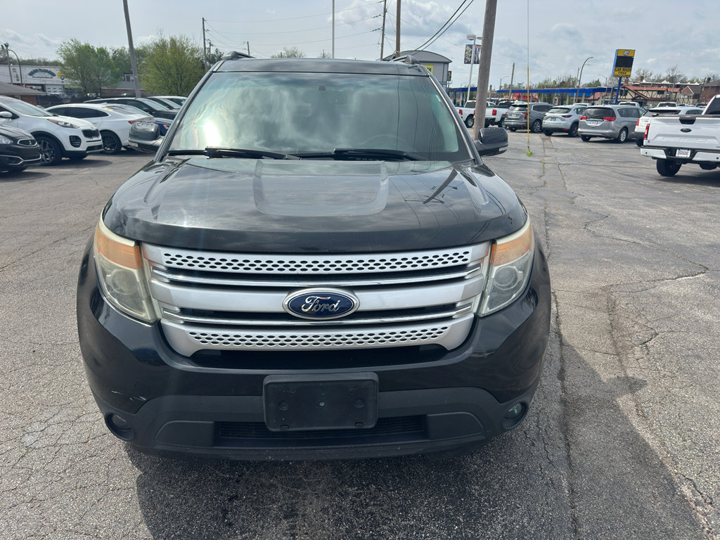Used 2014 Ford Explorer XLT w/ Equipment Group 202A image 4