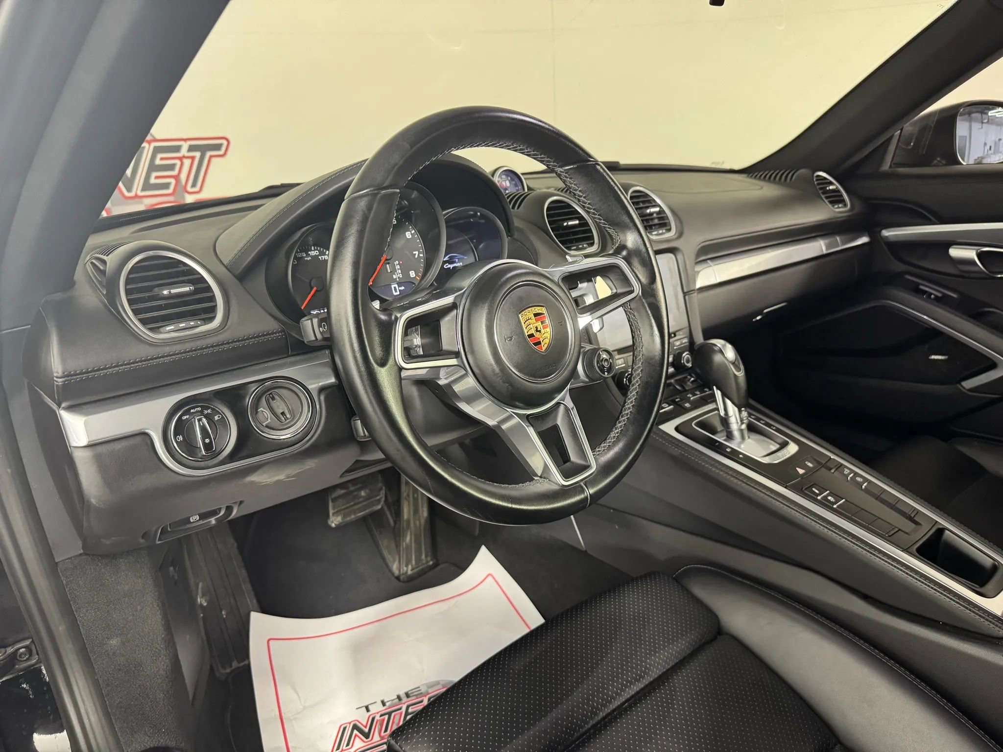 Used 2018 Porsche 718 Cayman image 10