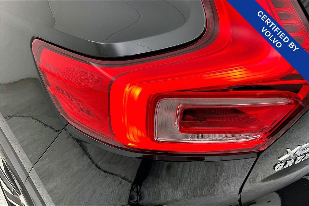 Used 2023 Volvo XC40 B5 Plus w/ Protection Package Premier image 41