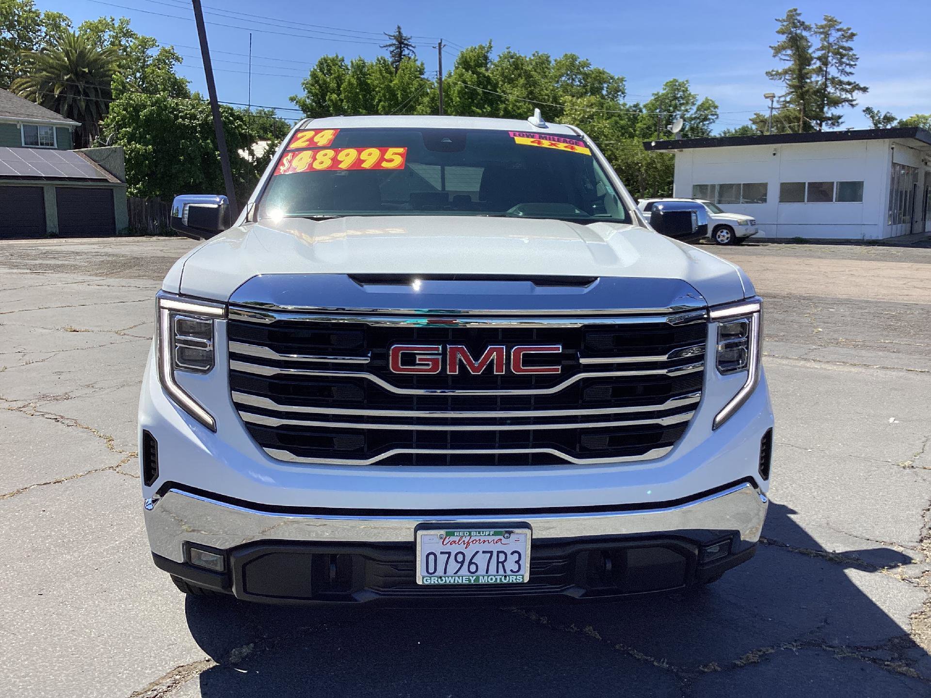 Used 2024 GMC Sierra 1500 SLT AWD/4WD image 4