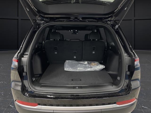 New 2026 Jeep Grand Cherokee Limited w/ Luxury Tech Group II image 15