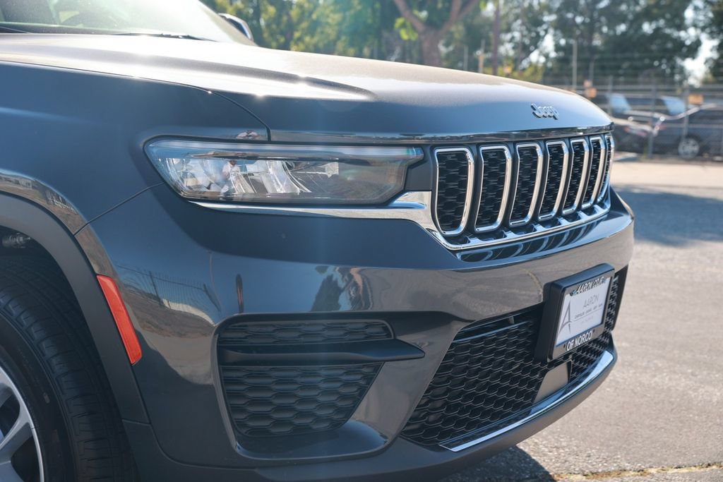 New 2026 Jeep Grand Cherokee Laredo RWD image 7