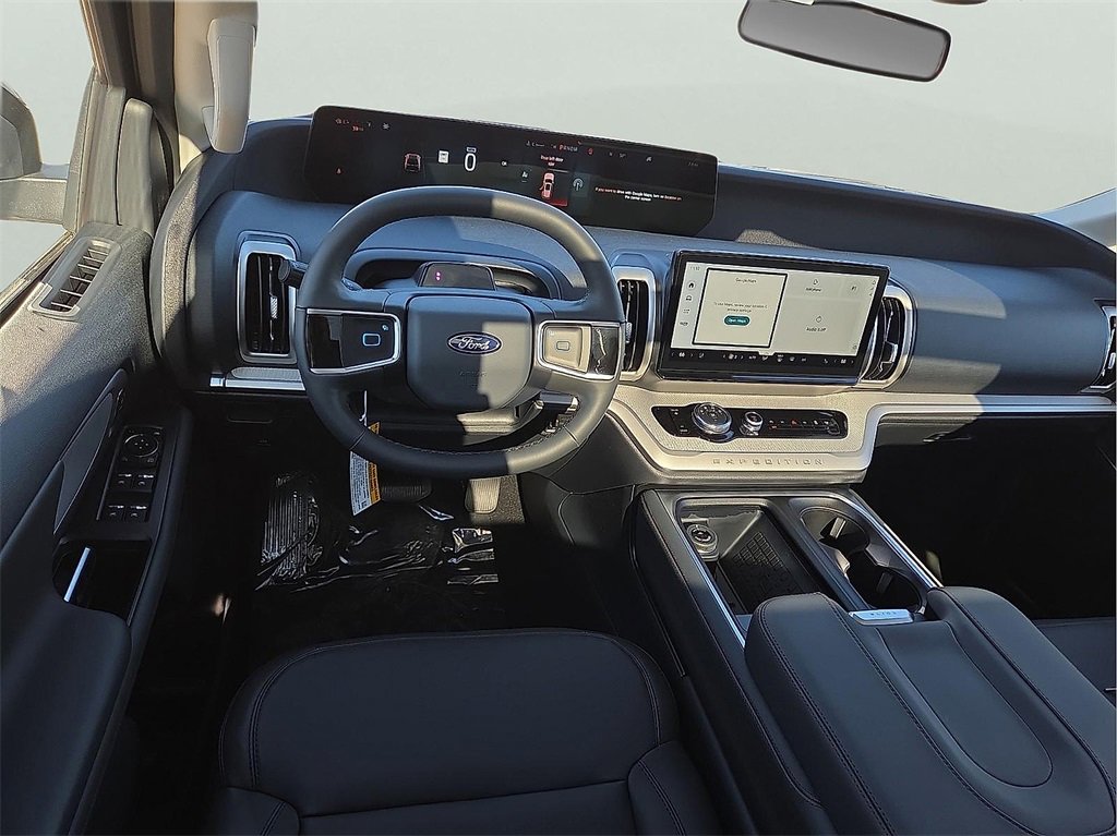 New 2025 Ford Expedition Active image 11